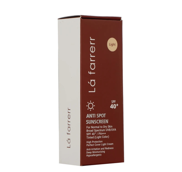 کرم ضدآفتاب و ضدلک رنگی لافارر مدل SPF40-Light، مناسب پوستهای خشک و معمولی، حجم 40 میلیلیتر